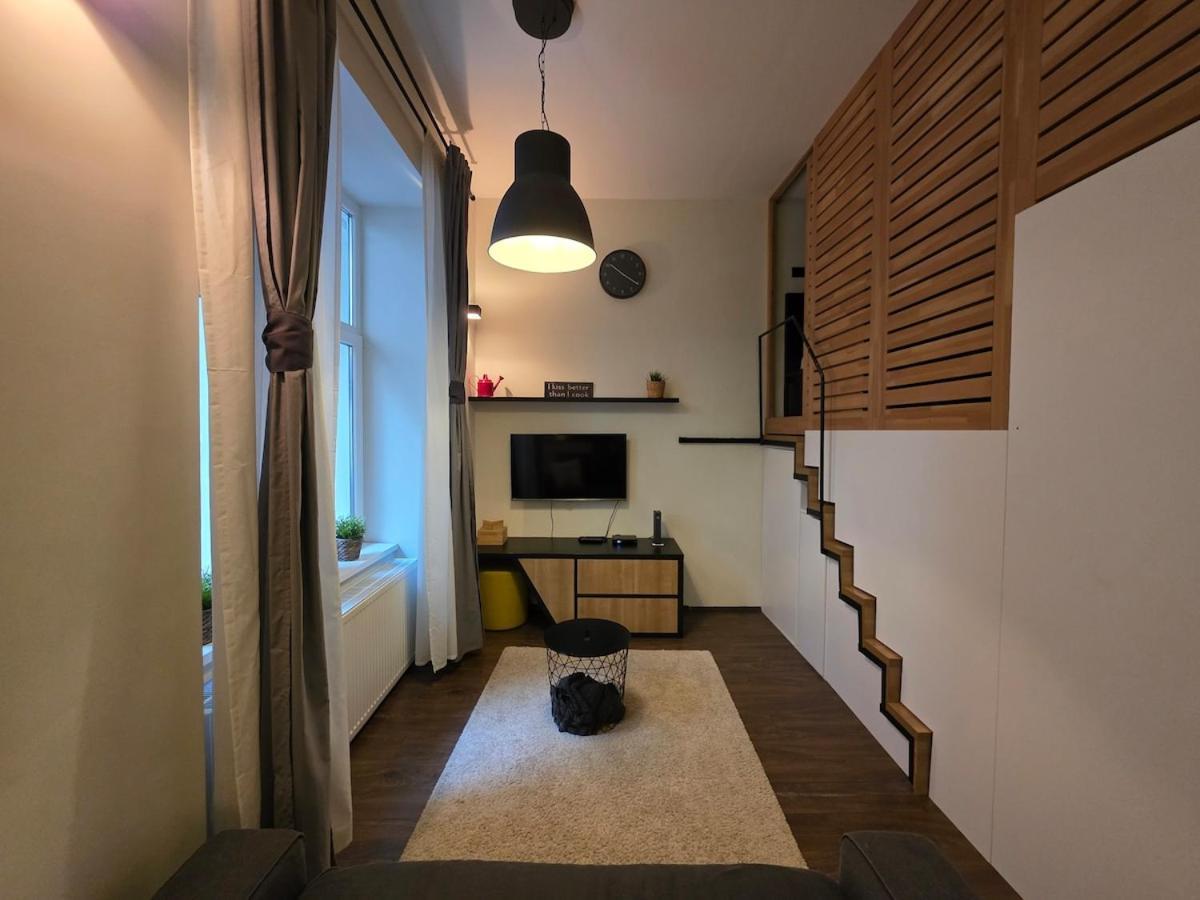 Apartment Park Corner Loft Near Heroes' Square