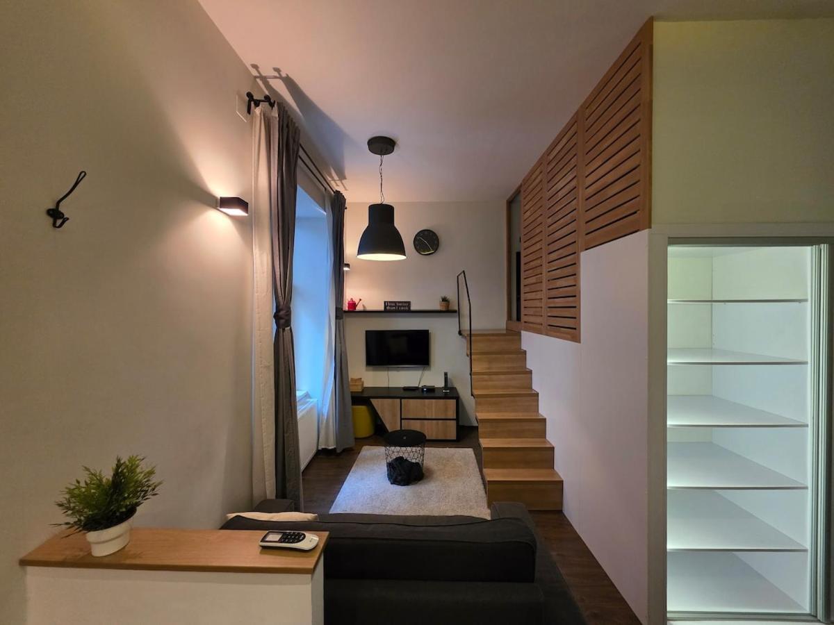 Park Corner Loft Near Heroes' Square