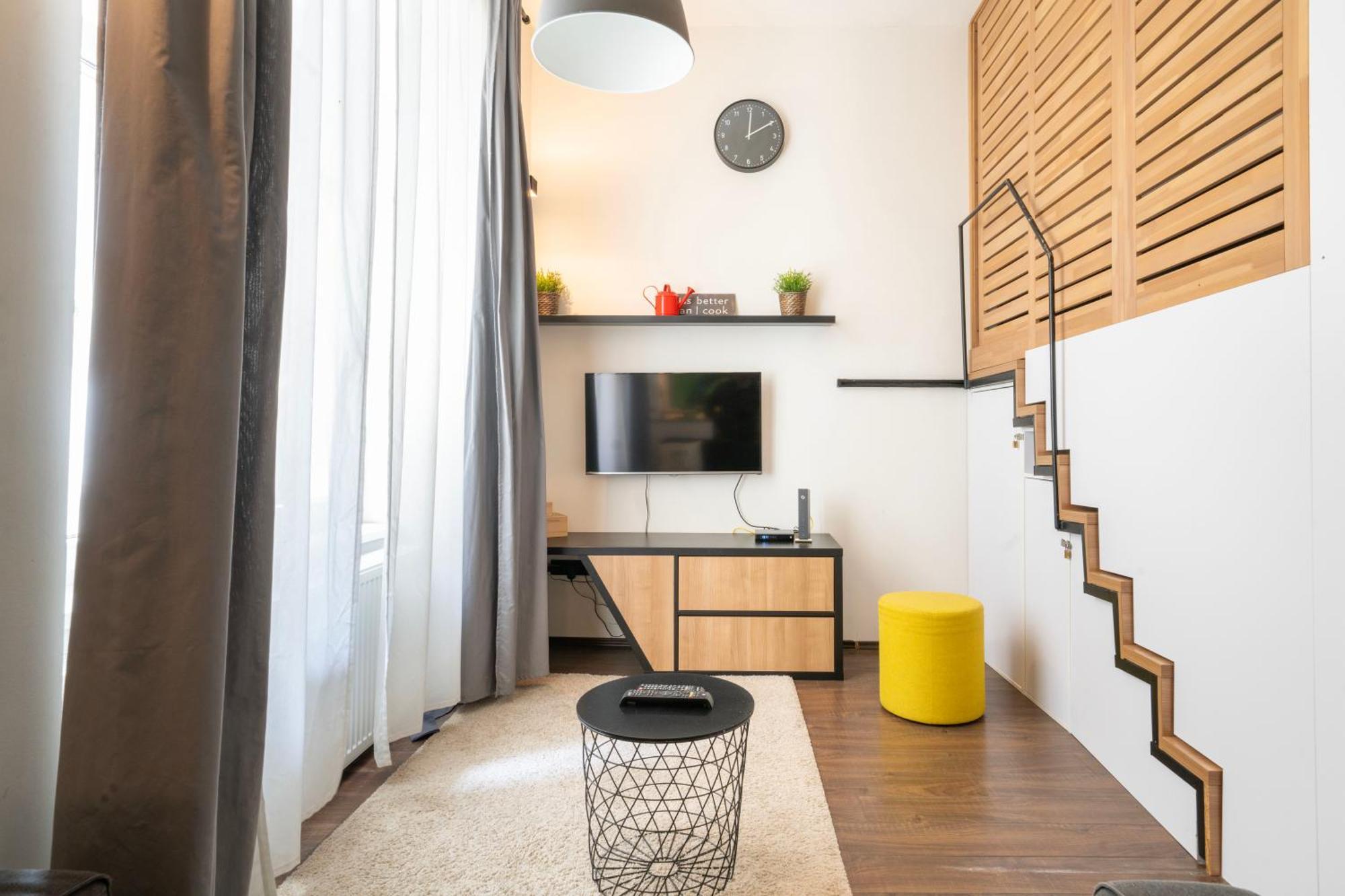 Park Corner Loft Near Heroes' Square Apartment